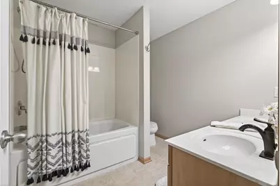 1240 County Road D E #10, Maplewood, MN 55109 - Photo 19