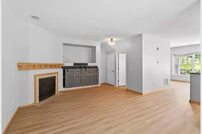 1240 County Road D E #10, Maplewood, MN 55109 - Photo 13