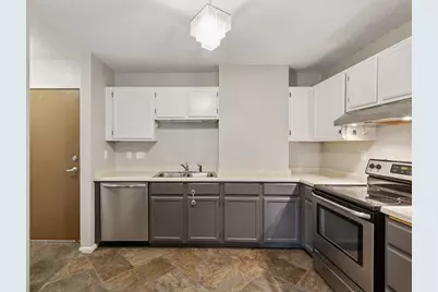 66 9th Street E #1609, Saint Paul, MN 55101 - Photo 5