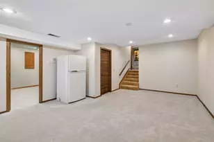 9572 Morris Cir, Bloomington, MN 55437 - Photo 49
