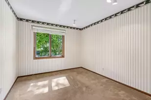 9572 Morris Cir, Bloomington, MN 55437 - Photo 35