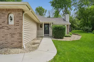 20524 Javelin Cir, Lakeville, MN 55044 - Photo 3