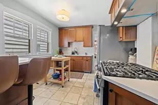 885 Portland Ave, Saint Paul, MN 55104 - Photo 17
