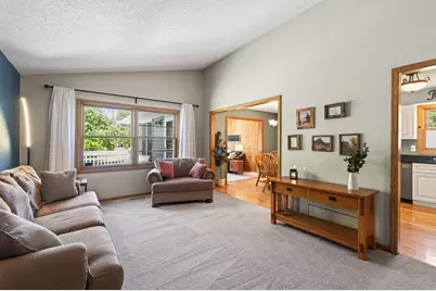 101 Mitchells Court, Mahtomedi, MN 55115 - Photo 9
