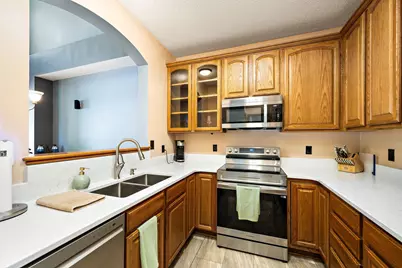 1015 Traditions Court, Chaska, MN 55318 - Photo 7