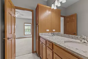 551 Holly Ln N, Oakdale, MN 55128 - Photo 29