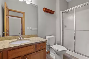 551 Holly Ln N, Oakdale, MN 55128 - Photo 25