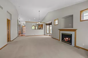 551 Holly Ln N, Oakdale, MN 55128 - Photo 23