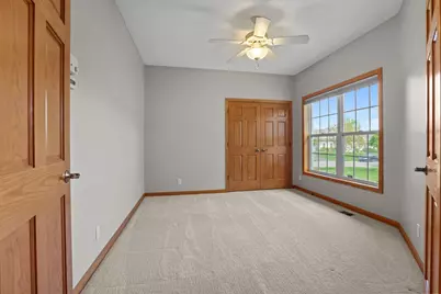 551 Holly Lane N, Oakdale, MN 55128 - Photo 7