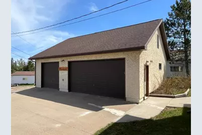 1102 McKinley Avenue, Eveleth, MN 55734 - Photo 33