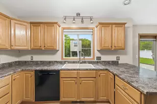 1667 Knights Dr, North Mankato, MN 56003 - Photo 5