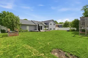1667 Knights Dr, North Mankato, MN 56003 - Photo 19
