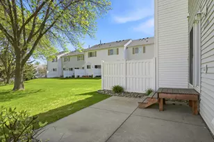15529 Flyboat Ln, Apple Valley, MN 55124 - Photo 9