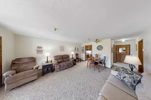 909 Luther Pl, Albert Lea, MN 56007 - Photo 3