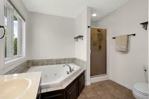 9080 Parkside Dr, Woodbury, MN 55125 - Photo 19