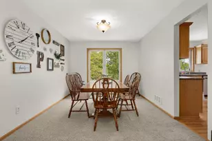 9080 Parkside Dr, Woodbury, MN 55125 - Photo 5