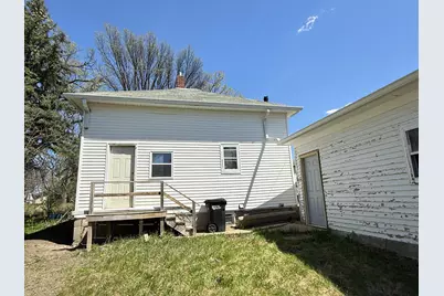 374 6th Avenue SE, Valley City, ND 58072 - Photo 3