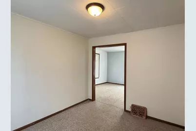 374 6th Avenue SE, Valley City, ND 58072 - Photo 11