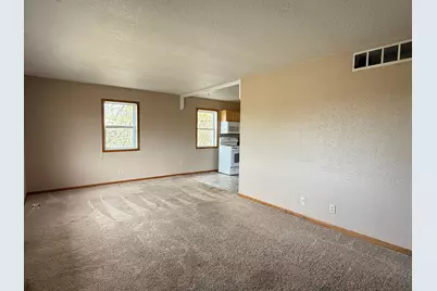 622 Valley Avenue SE, Valley City, ND 58072 - Photo 7