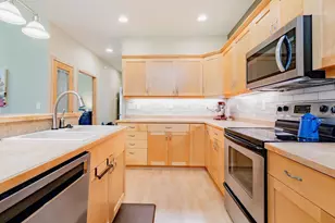 992 33rd St S, Moorhead, MN 56560 - Photo 15