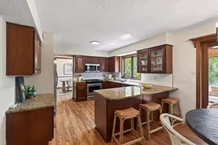 15104 Chestnut Cir, Burnsville, MN 55306 - Photo 5