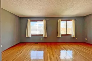 4463 Cinnamon Ridge Cir, Eagan, MN 55122 - Photo 9