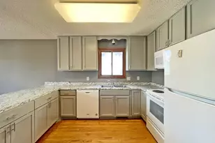4463 Cinnamon Ridge Cir, Eagan, MN 55122 - Photo 5
