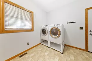 227 Woodhaven Ln, Mankato, MN 56001 - Photo 15