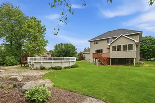 1693 Windsor Dr S, Shakopee, MN 55379 - Photo 57