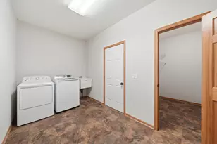 1693 Windsor Dr S, Shakopee, MN 55379 - Photo 23