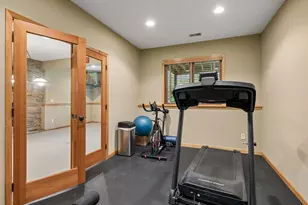 9001 Springwood Dr, Woodbury, MN 55125 - Photo 39