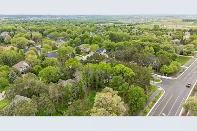 9001 Springwood Drive, Woodbury, MN 55125 - Photo 5