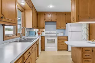 3845 Crystal Lake Blvd, Robbinsdale, MN 55422 - Photo 11