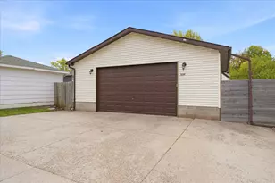 3644 Hubbard Ave N, Robbinsdale, MN 55422 - Photo 43