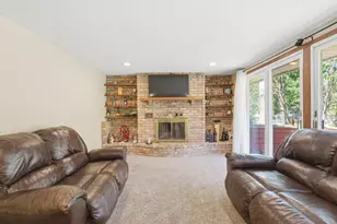 1122 County Rd C E, Maplewood, MN 55109 - Photo 9