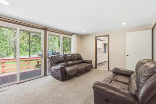 1122 County Rd C E, Maplewood, MN 55109 - Photo 11