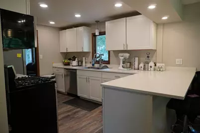 1122 County Road C E, Maplewood, MN 55109 - Photo 3