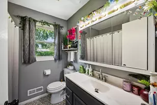 1613 Lyn-Curve Ave N, Minneapolis, MN 55411 - Photo 9