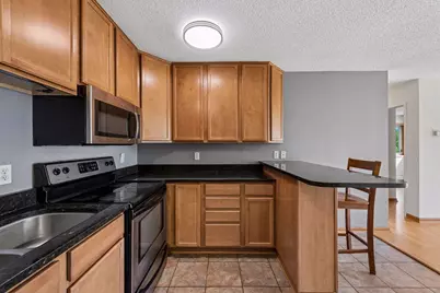 1800 Lasalle Avenue #101, Minneapolis, MN 55403 - Photo 5