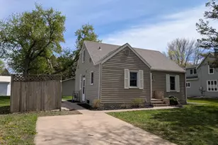 160 10th St, Tracy, MN 56175 - Photo 1
