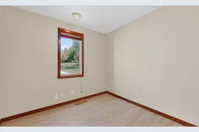 1052 Foxcroft Circle SW, Rochester, MN 55902 - Photo 21