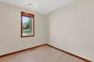 1052 Foxcroft Cir SW, Rochester, MN 55902 - Photo 21