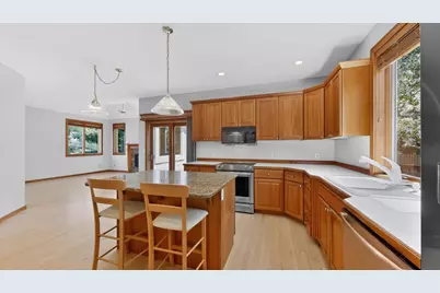 1052 Foxcroft Circle SW, Rochester, MN 55902 - Photo 11