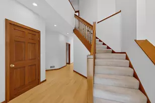 1052 Foxcroft Cir SW, Rochester, MN 55902 - Photo 3