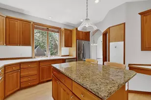 1052 Foxcroft Cir SW, Rochester, MN 55902 - Photo 15
