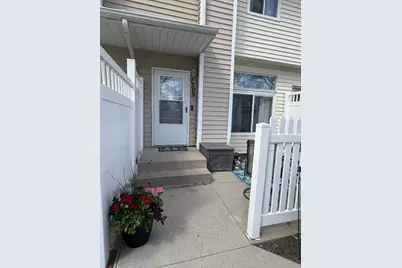 1509 34 1/2 Avenue S, Fargo, ND 58104 - Photo 3