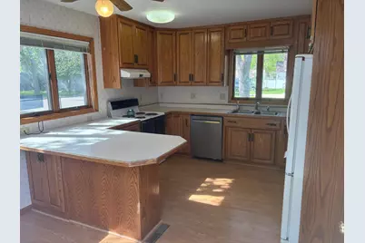 121 N 10th Street, Montevideo, MN 56265 - Photo 11