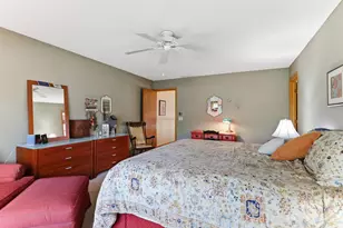 8777 Cottonwood Ln, Eden Prairie, MN 55347 - Photo 27