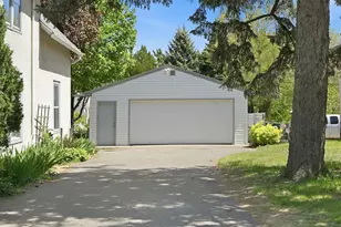 1070 Dale St N, Saint Paul, MN 55117 - Photo 5