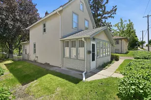 1070 Dale St N, Saint Paul, MN 55117 - Photo 3